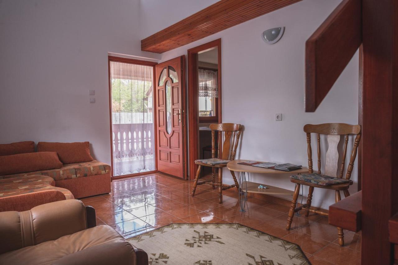 Olajos Apartman Hotel Berekfürdő Екстериор снимка